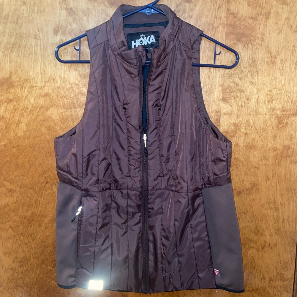 Hoka One Insulated Running Vest in “Raisin Purple” Small - Picture 3 of 6